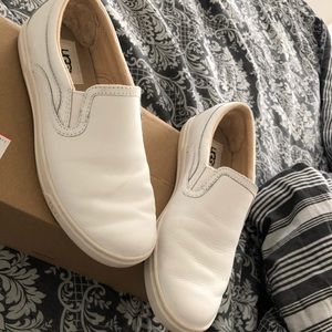 💫LIKE NEW💫White UGG sneakers